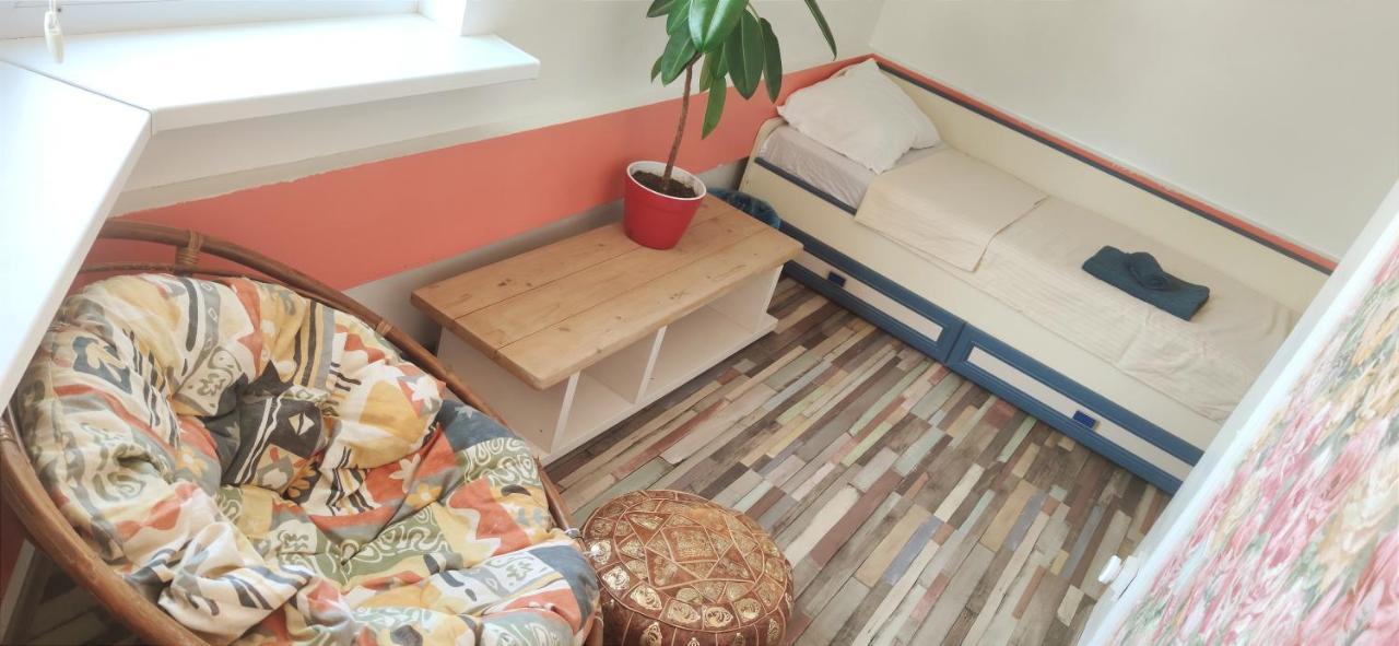 Inessa Center Budget Room Chisinau Ngoại thất bức ảnh