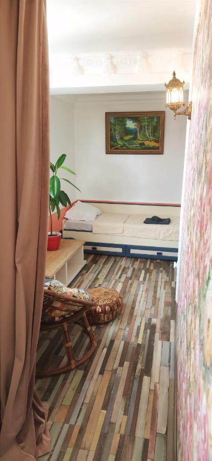 Inessa Center Budget Room Chisinau Ngoại thất bức ảnh