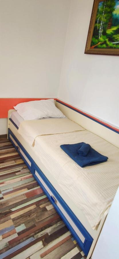 Inessa Center Budget Room Chisinau Ngoại thất bức ảnh